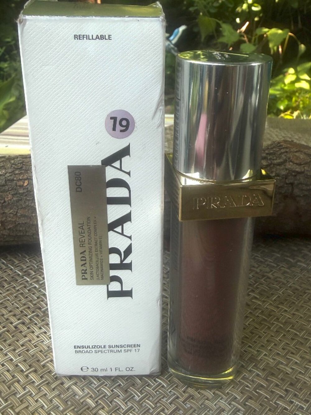 Prada Reveal Skin Optimizing Foundation Refillable DC80 Deep Brown 1 oz BB4/27